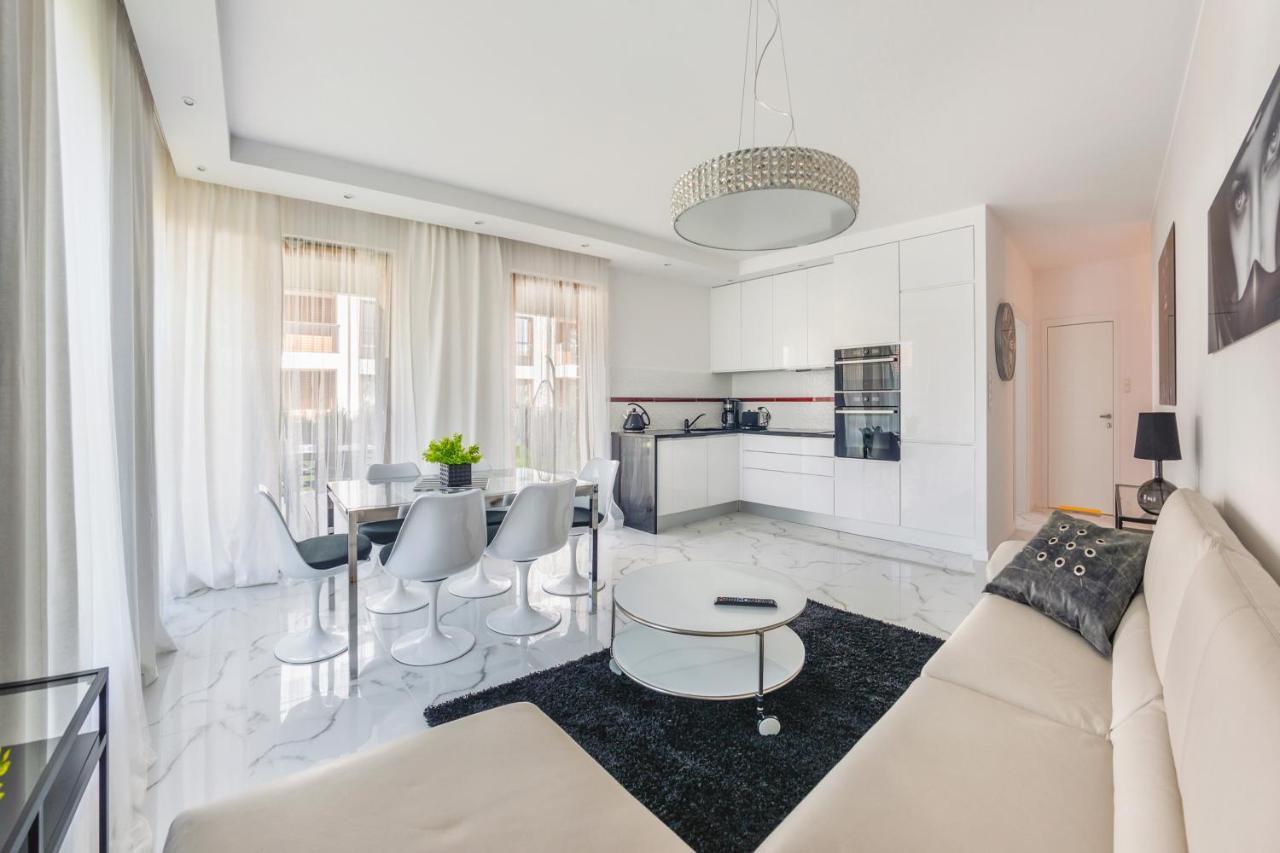 Luxury Long Island Suite Gdansk Exterior photo