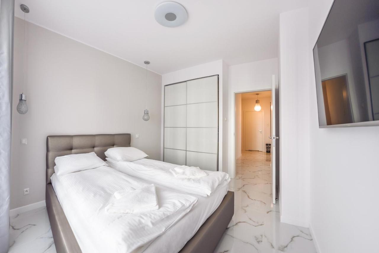 Luxury Long Island Suite Gdansk Exterior photo