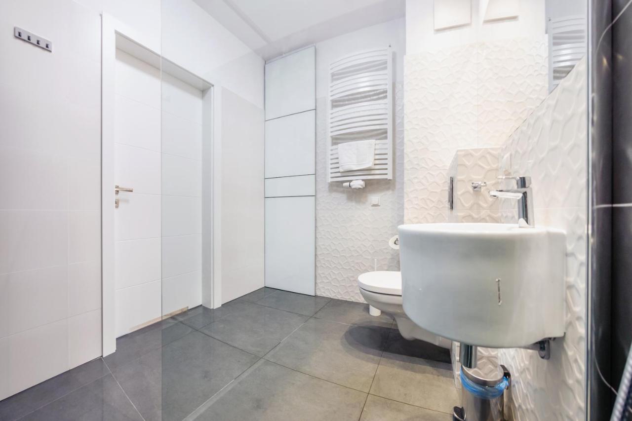 Luxury Long Island Suite Gdansk Exterior photo