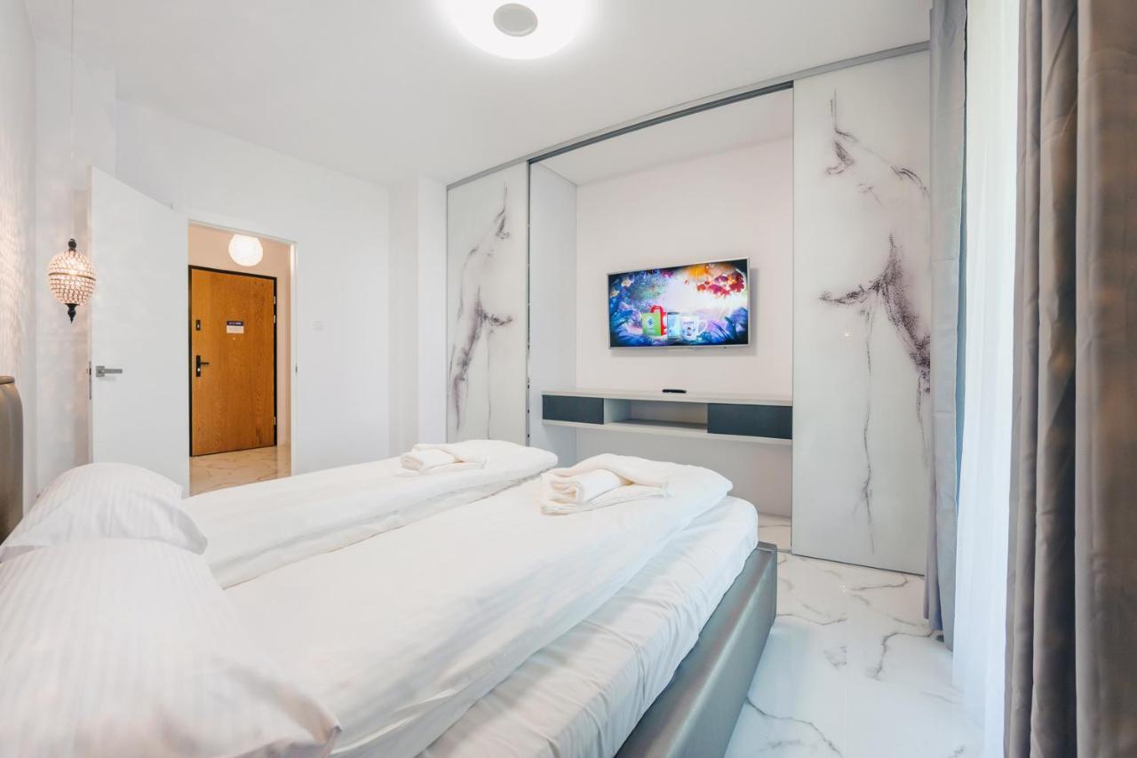 Luxury Long Island Suite Gdansk Exterior photo