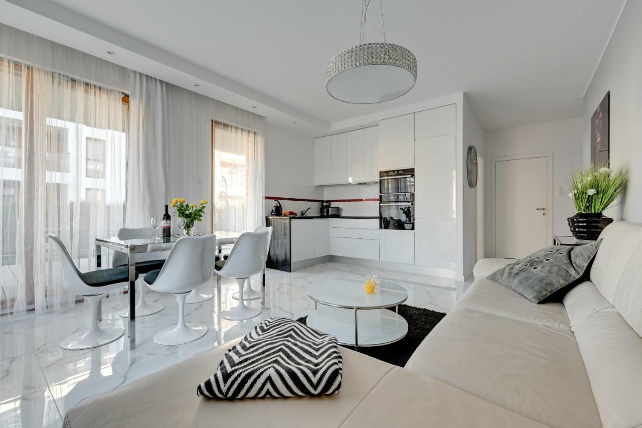 Luxury Long Island Suite Gdansk Exterior photo